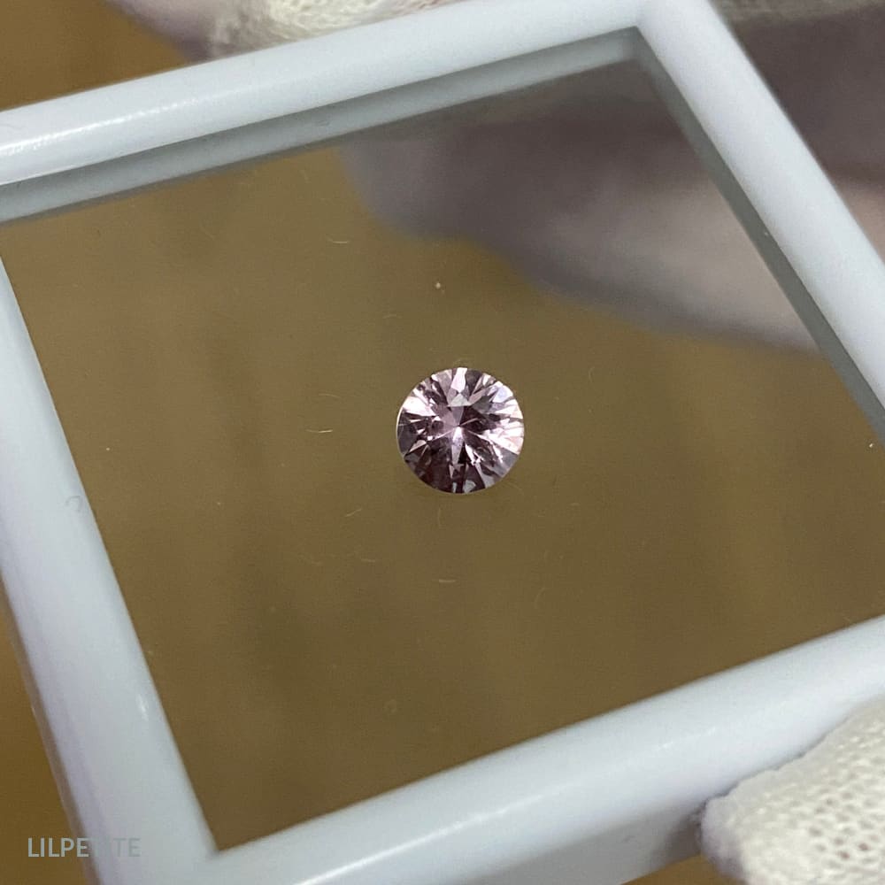Mauve Pink Sapphire / 5mm - 0.57ct - LilPetite jewelry 